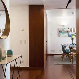 Apartment Charming 2-bedroom In The Centre, Lisbon